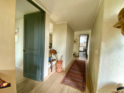 Casa En Venta Vitacura, Remodelada, Cuatro Dormitorios