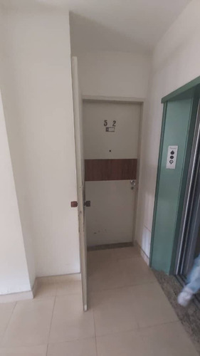 Imagen 4 de 11 de Venta De Apartamento En La Trigaleña A Remodelar Llamar A Darymar Reveron 04145439979