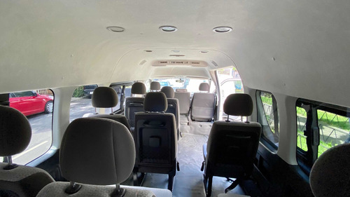 Imagen 13 de 15 de Toyota Hiace 2019 2.7 Bus 15 Pas Mt