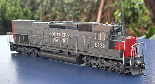 Jr - Locomotora Athearn Sd40t-2 Southern Pacific Esc. H0