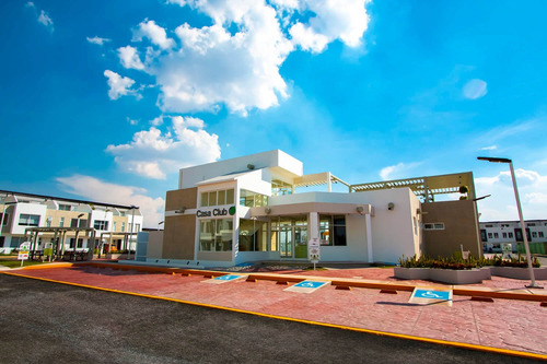 Venta De Casa Residencial De 3 Recamaras En Tecámac Ojo De Agua Con Casa Club Con Alberca