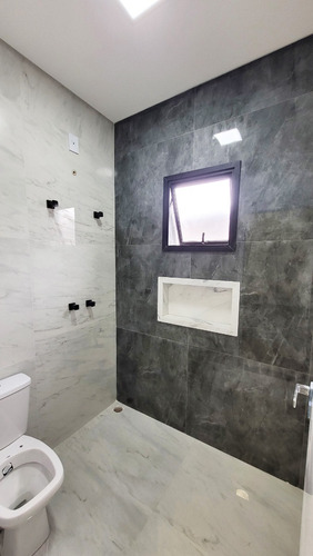 Casa No Condomínio Ouroville Para Venda, 3 Dorm. Com Suíte - Taubaté / Sp