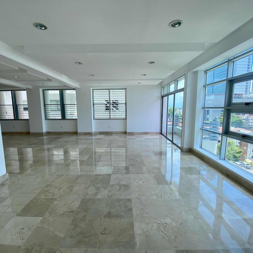 Apto. 3 Hab. Vacío Piantini Us. 2,500