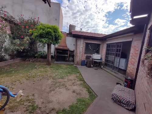 Imagen 9 de 14 de Casa 4 Ambientes Calle Barabino Cochera San Antonio De Padua