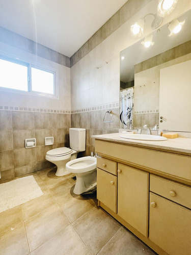 Venta Casa 5 Ambientes En Barrio Villa Bertha, Benavidez Con Jardin Y Pileta