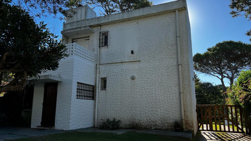 Ph En Venta - 3 Dormitorios 3 Baños - Cochera - 506mts2 - Villa Gesell