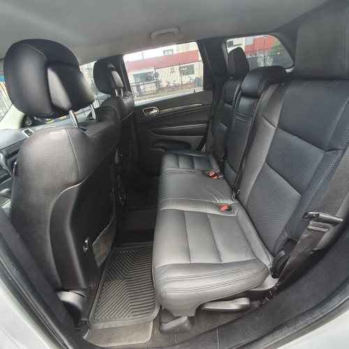 Jeep Grand Cherokee Laredo 4x4 3.6cc