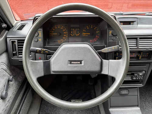 Mazda 323 1.3 Hs