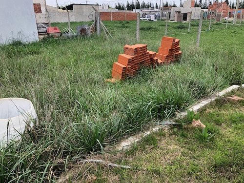 Lote Con Mejoras A La Venta En Maximo Paz Moradas De Maximo.