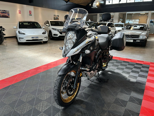 Suzuki V-strom 650 Año 2023 - Hilton Motors Co.
