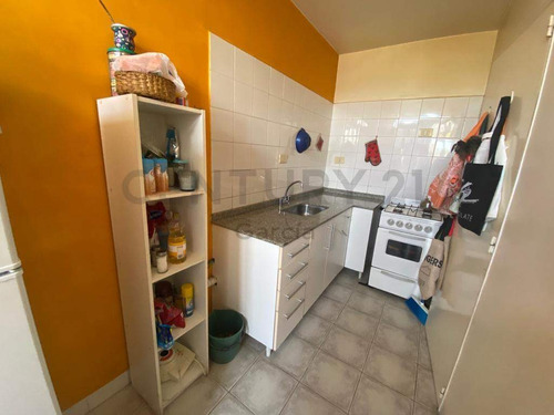 Venta De Monoambiente Con Balcón En La Boca