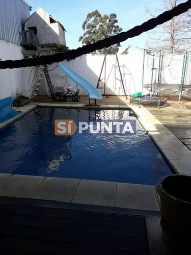 Imagen 14 de 30 de Casa En Venta - Urb. San Jorge