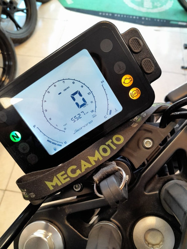 Imagen 11 de 15 de Benelli Leoncino 250cc - Usada 5527 Km! Megamoto!retira Ya!