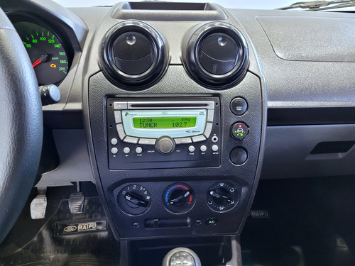 Ford Fiesta 1.6 Max Ambiente Mp3