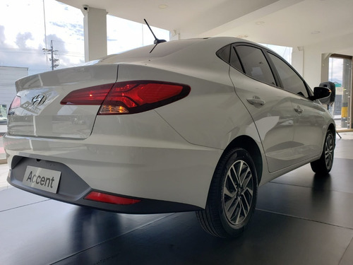Imagen 2 de 4 de Hyundai Hb20s Accent 2023
