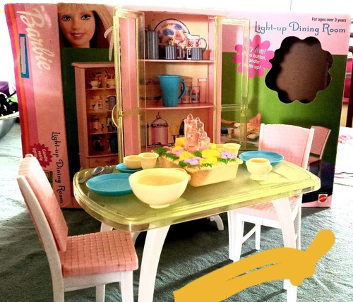 Juego De Comedor De La Barbie Con Sus Accesorios