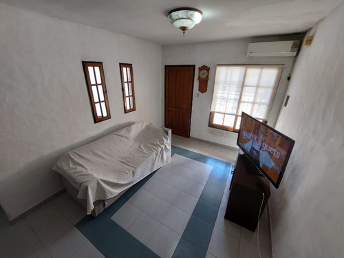 Casa De 4 Habitaciones Con Cochera + Todos Los Servicios