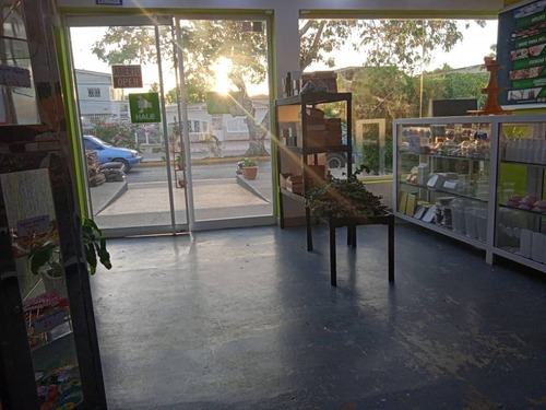 Imagen 6 de 13 de Local Comercial Venta Century 21 Plaza Francia 04125033903