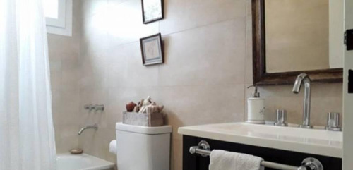 Imagen 9 de 11 de Importante Casa En Venta Sobre El Lago En El Barrio Los Sauces - Nordelta.