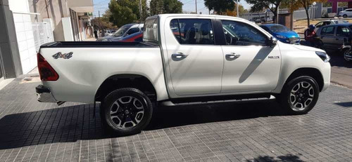 Imagen 6 de 11 de Toyota Hilux 2022 2.8 Cd Srx 177cv 4x4