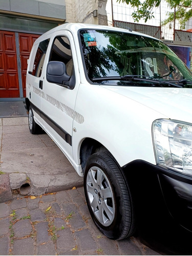 Imagen 6 de 24 de Peugeot Partner 2015 1.6 Hdi Furgon 5as Doble Puerta Lateral