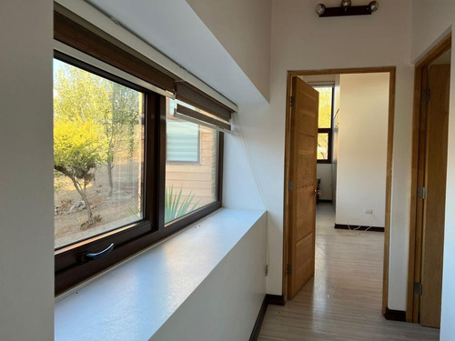 Amplia Casa En Condominio Con Seguridad 24 Hrs