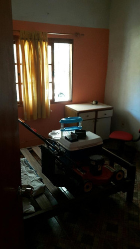 Casa De Dos Pisos En Las Toscas!