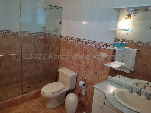 Imagen 27 de 29 de Venta De Cómoda Casa En Macaracuay / Ofc 22-19302