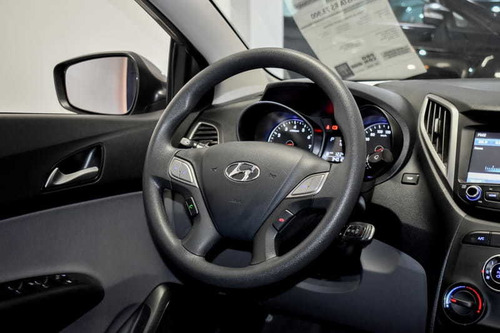 Imagem 7 de 15 de Hyundai Hb20s 1.6 Comfort Plus 16v