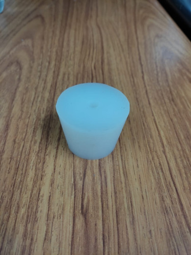 Imagen 1 de 4 de Tapon De Silicon Para Botellon #10 Perforado Para Airlock
