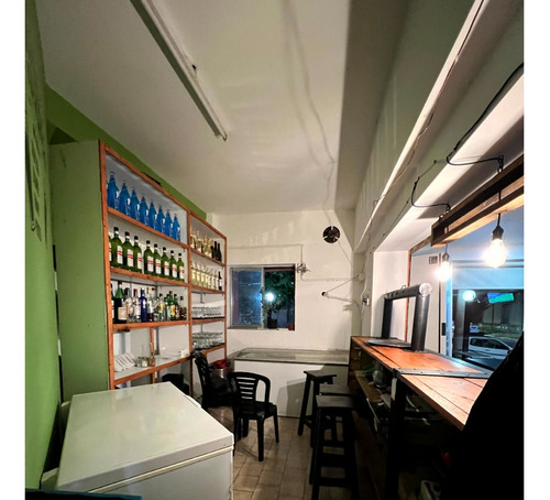 Inversión Estratégica En Esquina Comercial: Local Y Departamento En El Centro De La Ciudad