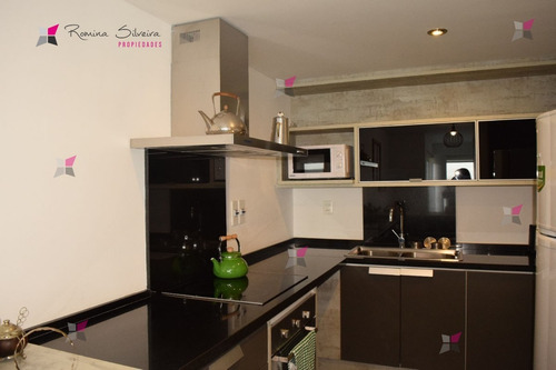 Apartamento En Peninsula, 2 Dormitorios *- Ref: 9653