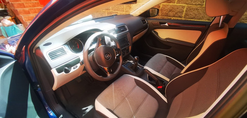 Imagen 8 de 9 de Volkswagen Jetta 2016 2.0 Live Mt