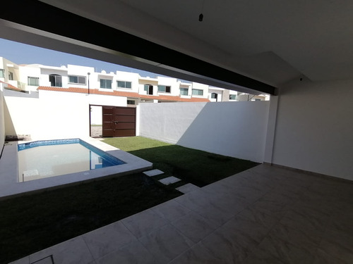 Casa Sola Modelo Clasica Doble Fraccionamiento Seguridad Alberca Jacuzzi