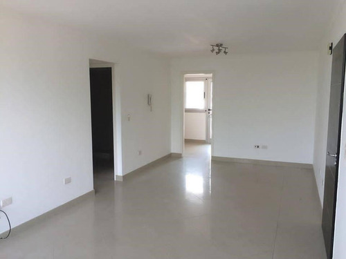 Imagen 3 de 6 de Departamento 2 Ambientes Con Cochera
