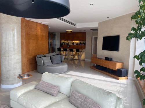 Torres Renoir, Puerto Madero, Piso De 500 M2 Con Vista Panorámica De 6 Ambientes, Con 4 Cocheras