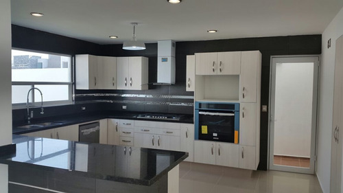 Imagen 2 de 25 de Casa En Venta En Lomas De Juriquilla