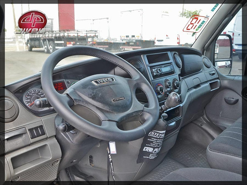 Imagem 5 de 15 de Caminhonete Iveco Daily Com Carroceria