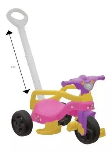 Triciclo infantil menina com empurrado