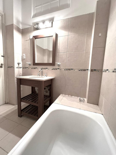 Departamento E Ambientes En Venta Pleno Flores Oportunidad
