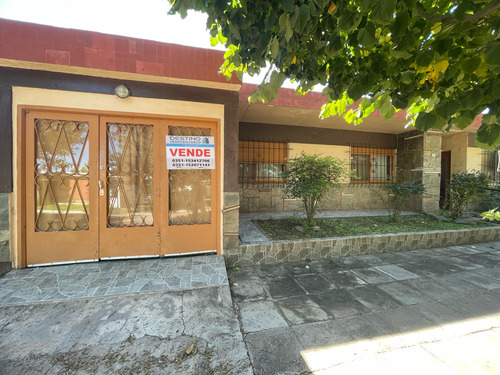 Rumipal - Centro - Casa Gas Natural 3 Dormitorios Escritura