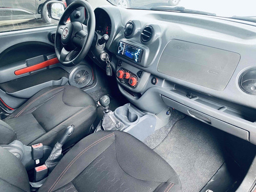 Fiat Uno 1.4 Sporting Flex 5p