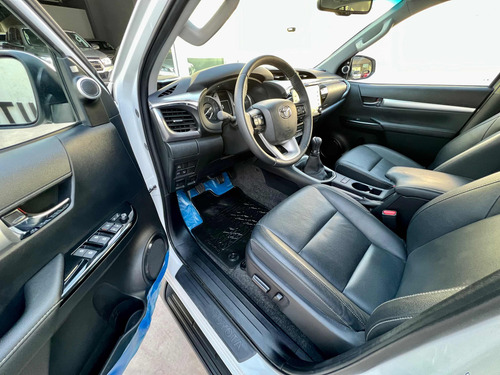 Toyota Hilux 2.8 Cd Srx 177cv 4x4