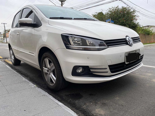 Imagem 3 de 11 de Volkswagen Fox 2015 1.6 Comfortline Total Flex 5p