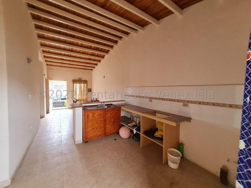 Imagen 9 de 30 de Casa En Venta En La Piedad Cabudare Lara, Conjunto Privado Con Vigilancia Las 24 Horas Del Dia, Numero De Contacto Teléfono: (0.4.2.4.5.9.3.7.5.4.2), Rent-a-house Centro Occidente Mls Código: 22-24898