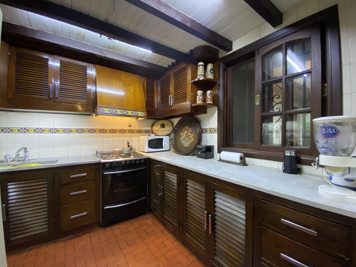 Casa En Pleno Casco Historico De San Isidro