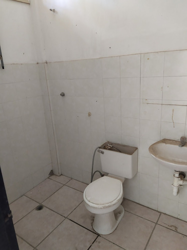 Imagen 6 de 8 de Re/max 2mil Vende Local Comercial En Avenida Principal Sabanamar - Isla De Margarita
