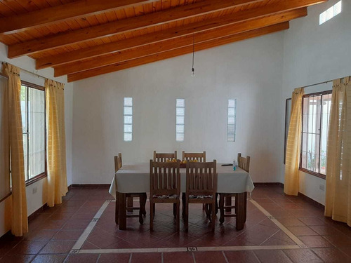 Casa A La Venta En Villa Parque Siquiman. (c135)