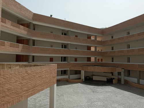 Imagen 2 de 14 de Apartamento En Venta En Mañongo