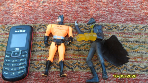 Par De Juguetes Usado Batman Y Otro Miden 12 Cm